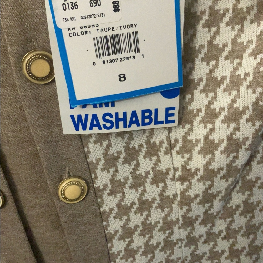 Leslie Fay Women's Tan Houndstooth Sweater - Picture 6 of 16